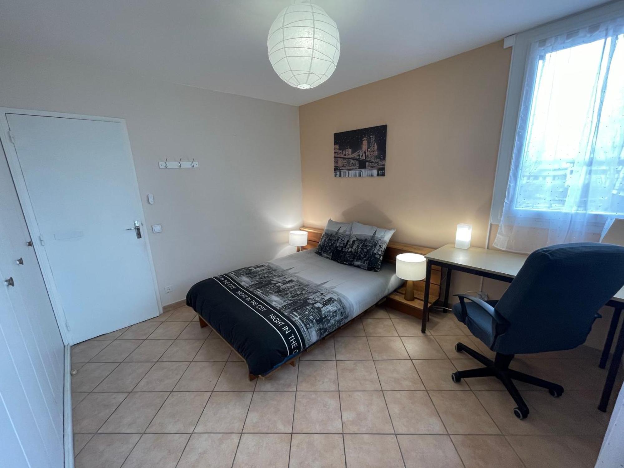 Chambre Privee En Colocation Dans Un Appartement Vaulx En Velin Centre Dış mekan fotoğraf