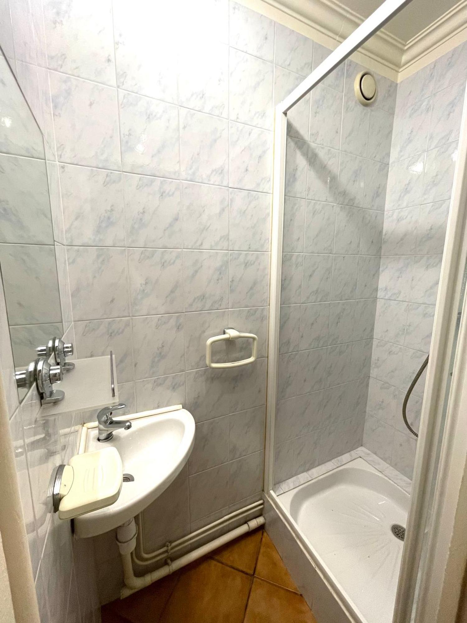 Chambre Privee En Colocation Dans Un Appartement Vaulx En Velin Centre Dış mekan fotoğraf